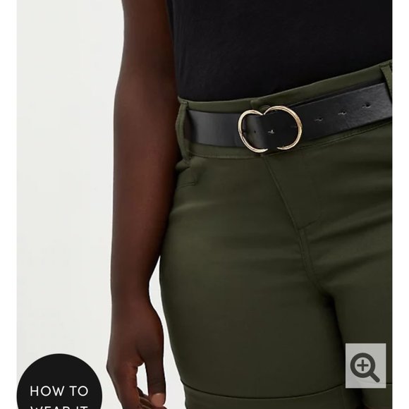 Torrid Belted Olive green shorts Size 1 - Picture 2 of 10